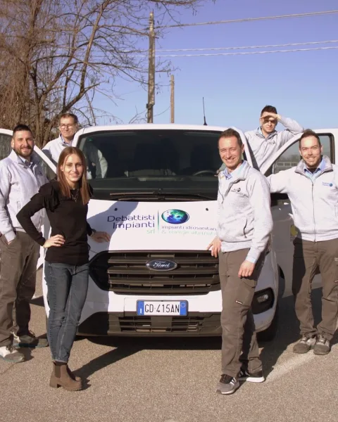 Il team di tecnici termoidraulici di Debattisti Impianti a Verona